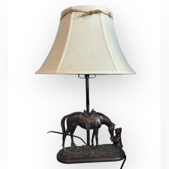 Lone Star Western Decor Other - Lone Star Western Decor little girl and her horse lamp
